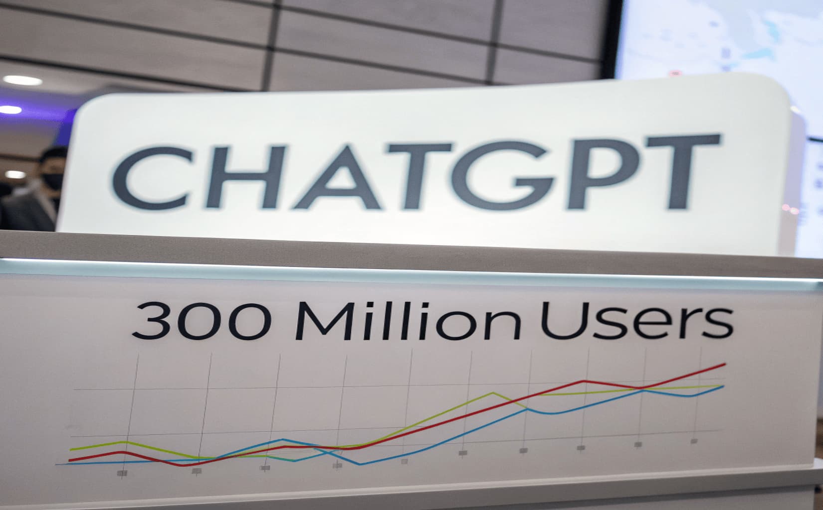 نمو ChatGPT: تجاوز 300 مليون مستخدم أسبوعيًا!